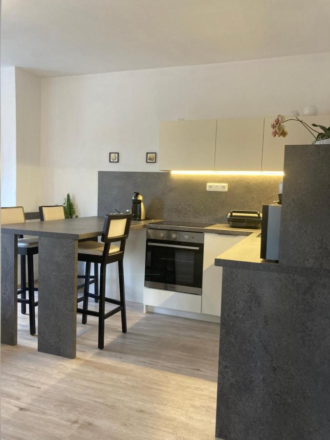 פראג Apartments Near The Pond מראה חיצוני תמונה